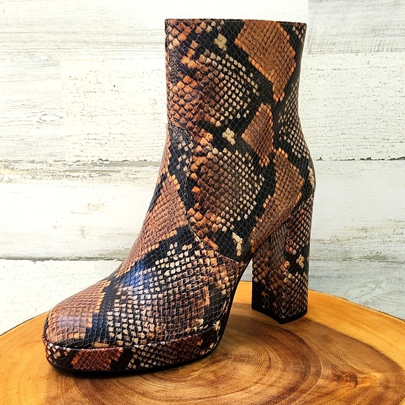Vince Camuto Shoes - NWT VINCE CAMUTO JEMERIA LEATHER BOOTS